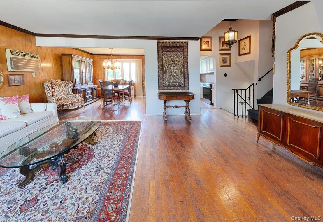 Photo of 51 Eileen Avenue