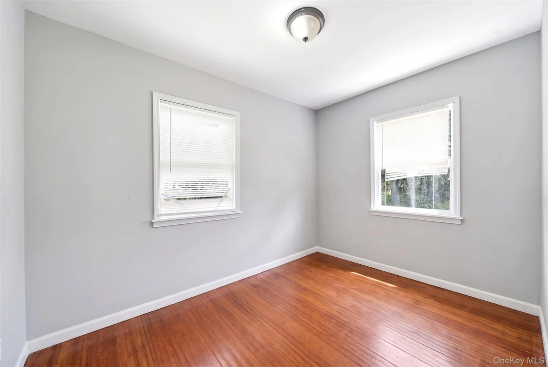 Photo of 949 Taylor Avenue