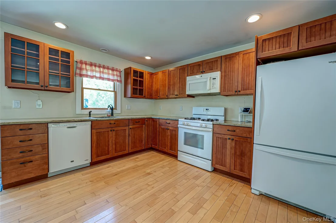 Photo of 37 Crescent Bow