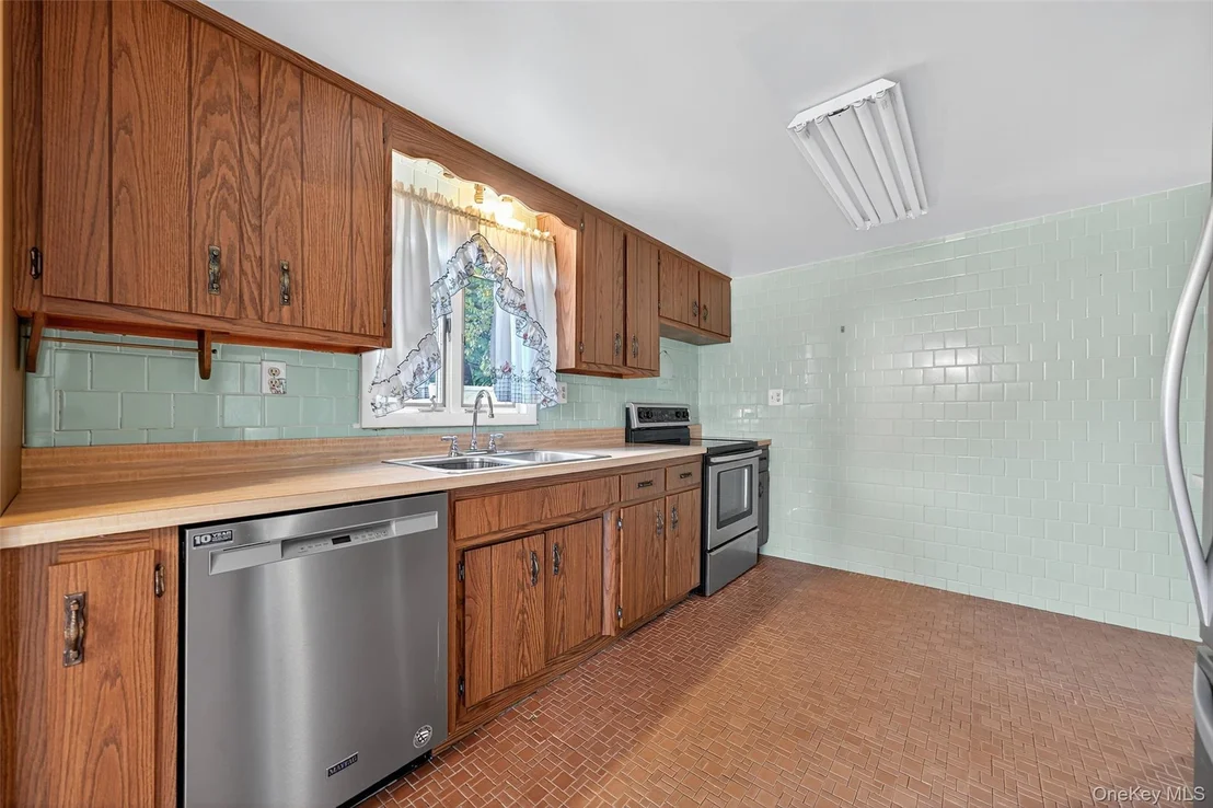 Photo of 33 Windwood Drive
