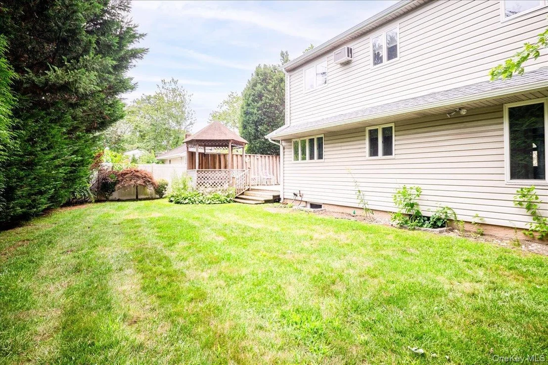 Photo of 10 Seneca Drive