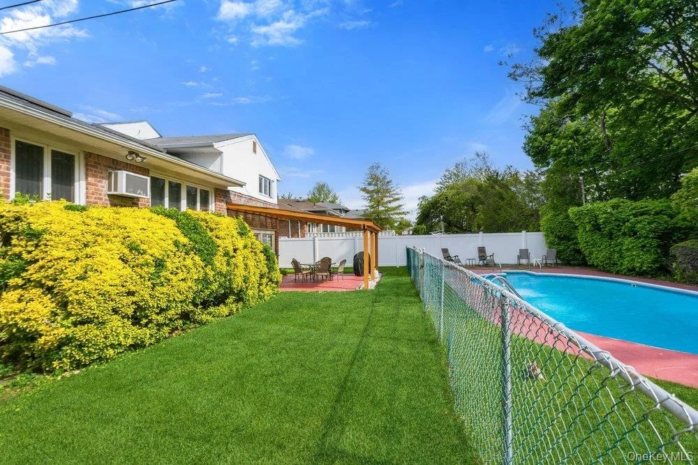 Photo of 8 Pasadena Drive