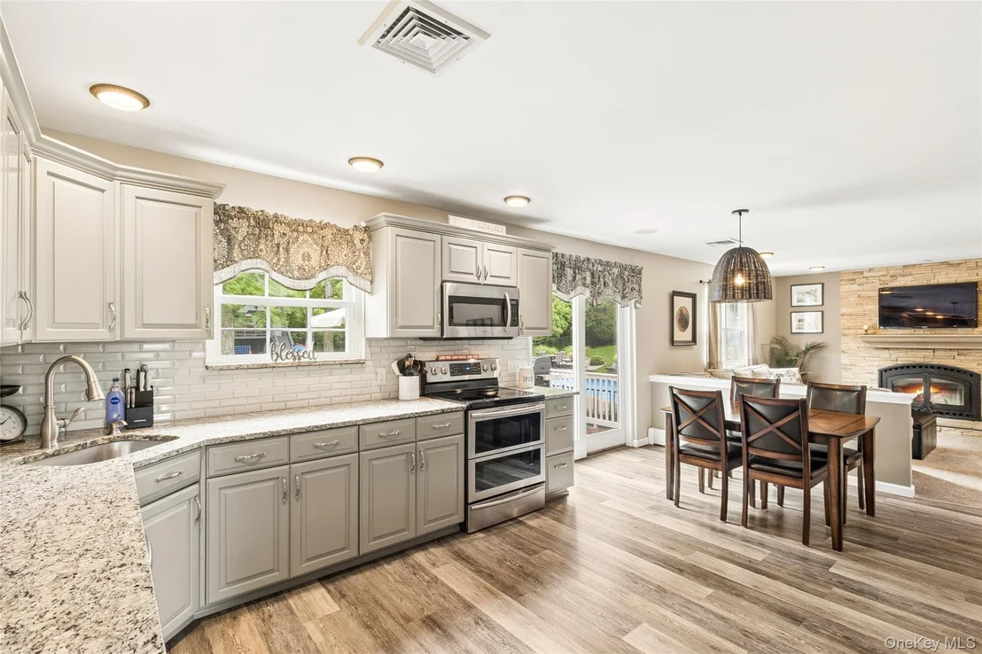 Photo of 42 Adelia Path