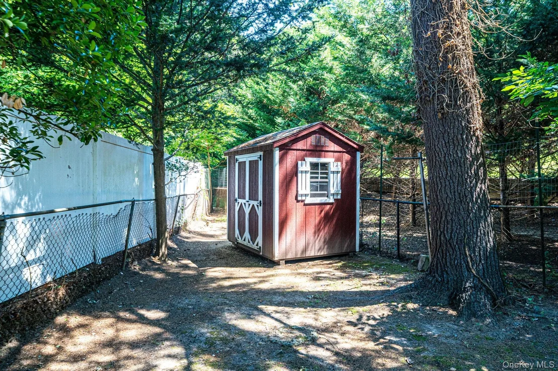 Photo of 131 Quaker Path
