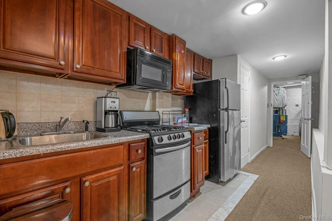 Photo of 2433 Young Avenue
