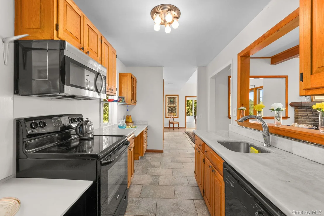 Photo of 122 Dutchess Drive