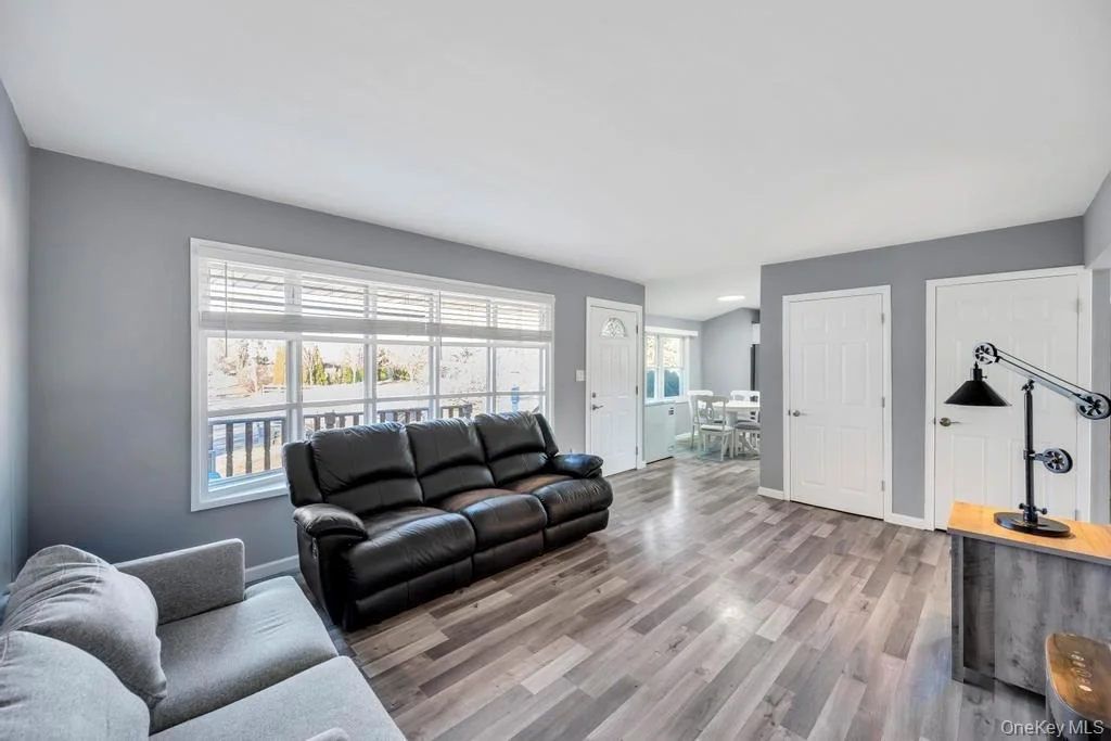 Photo of 10 Westwind Drive
