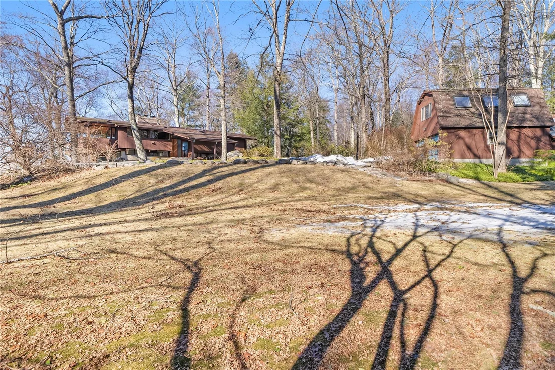 Photo of 43 Snake Hill Road