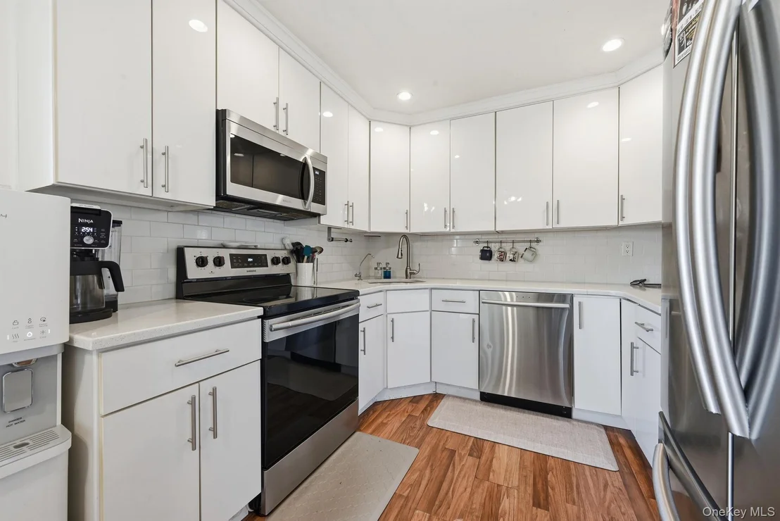 Photo of 440 Cole Place