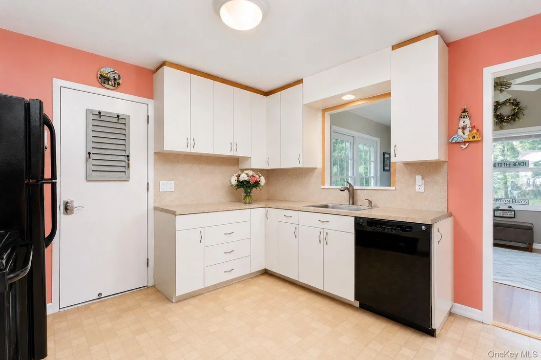 Photo of 23 Staller Boulevard