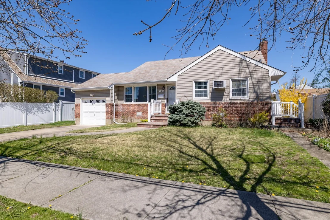 Photo of 3783 Harbor Boulevard