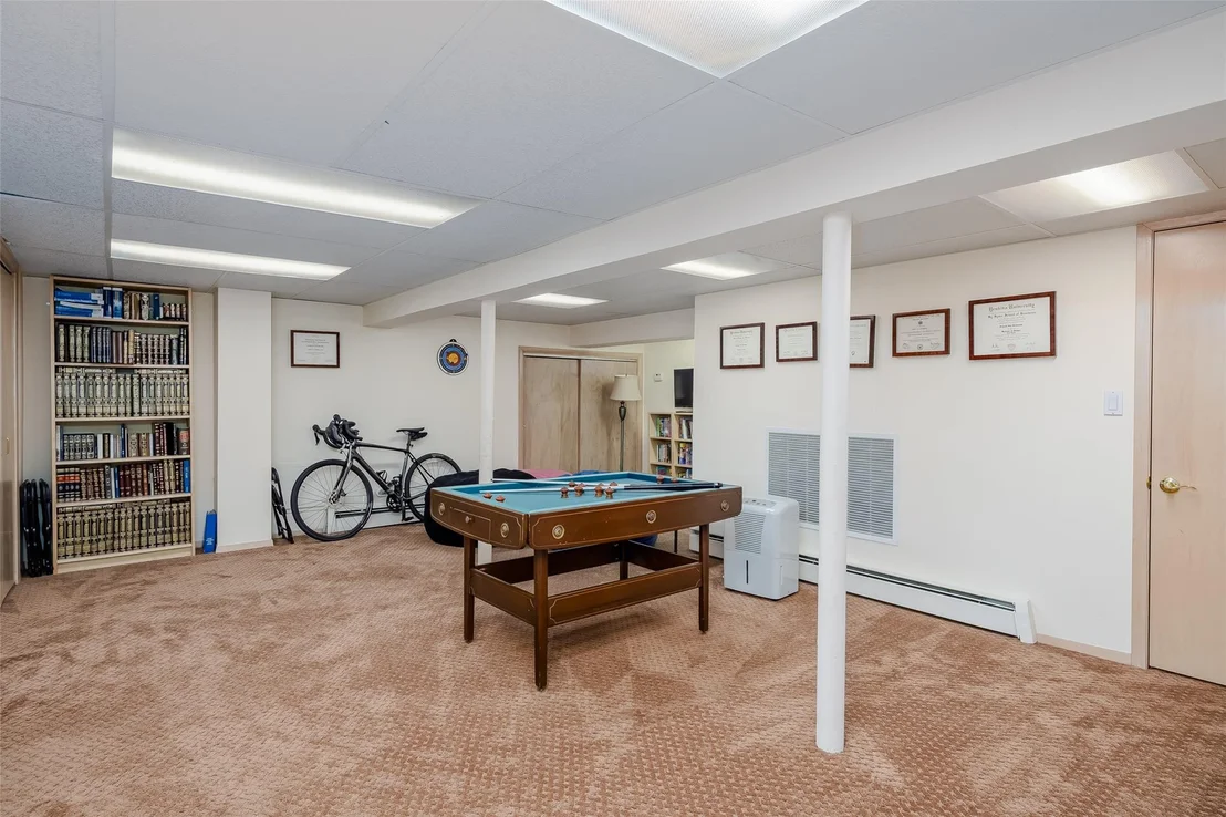 Photo of 42 Hollywood Drive