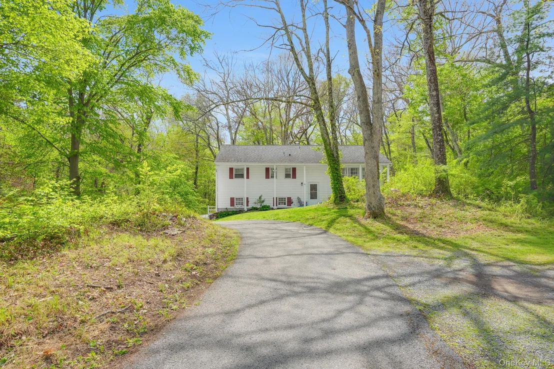 Photo of 82 Roosevelt Road