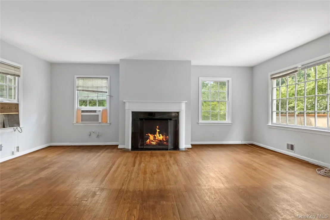 Photo of 4670 Independence Avenue