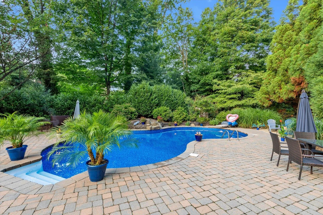 Photo of 76 Timberpoint Drive