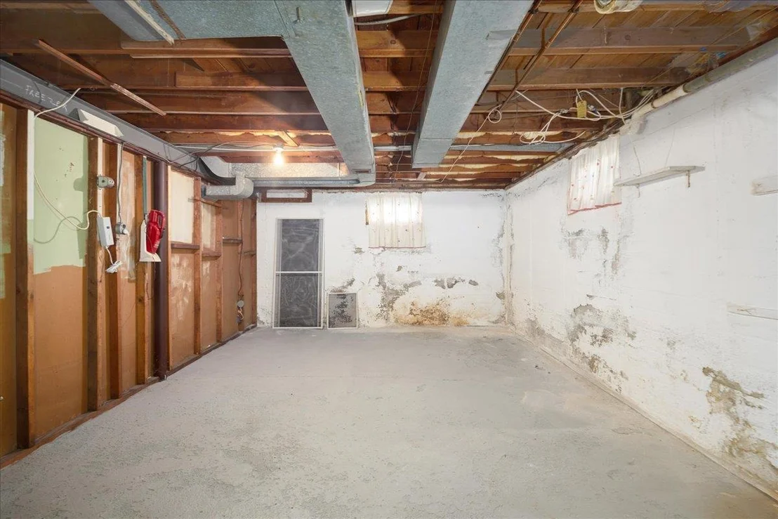 Photo of 948 Center Drive