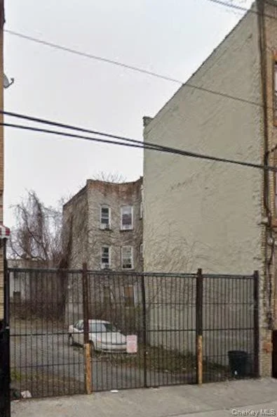 Photo of 653 Warwick Street