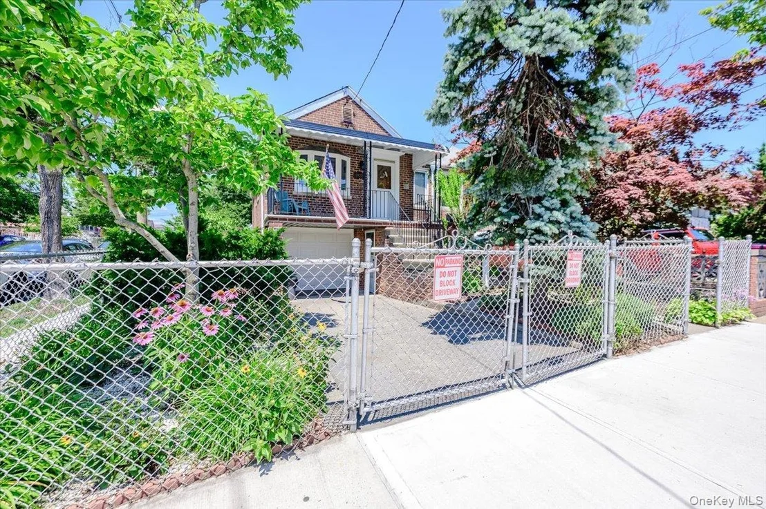 Photo of 2827 Philip Avenue