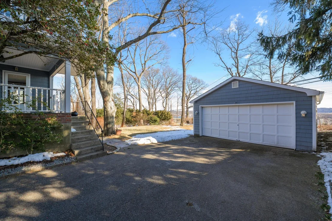 Photo of 87 Summit Road