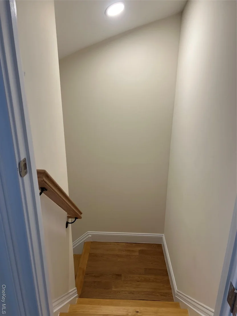 Photo of 19 Sunlight Hill