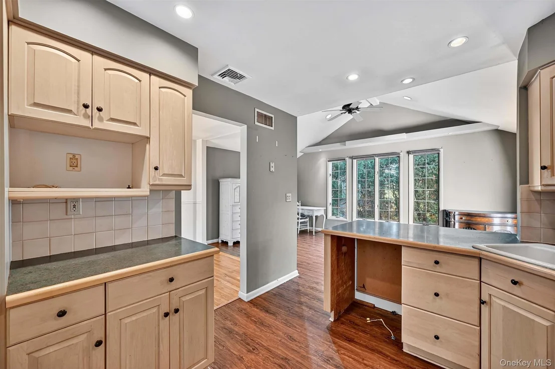 Photo of 23 Maplewood Boulevard