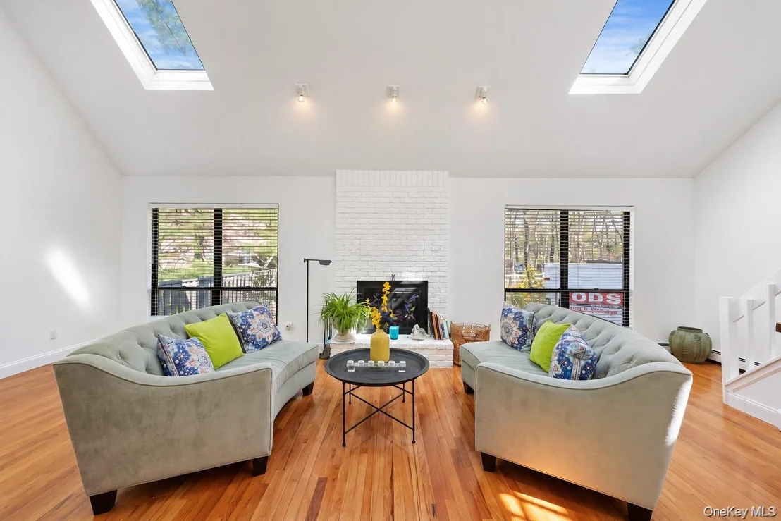 Photo of 37 Blue Jay Way