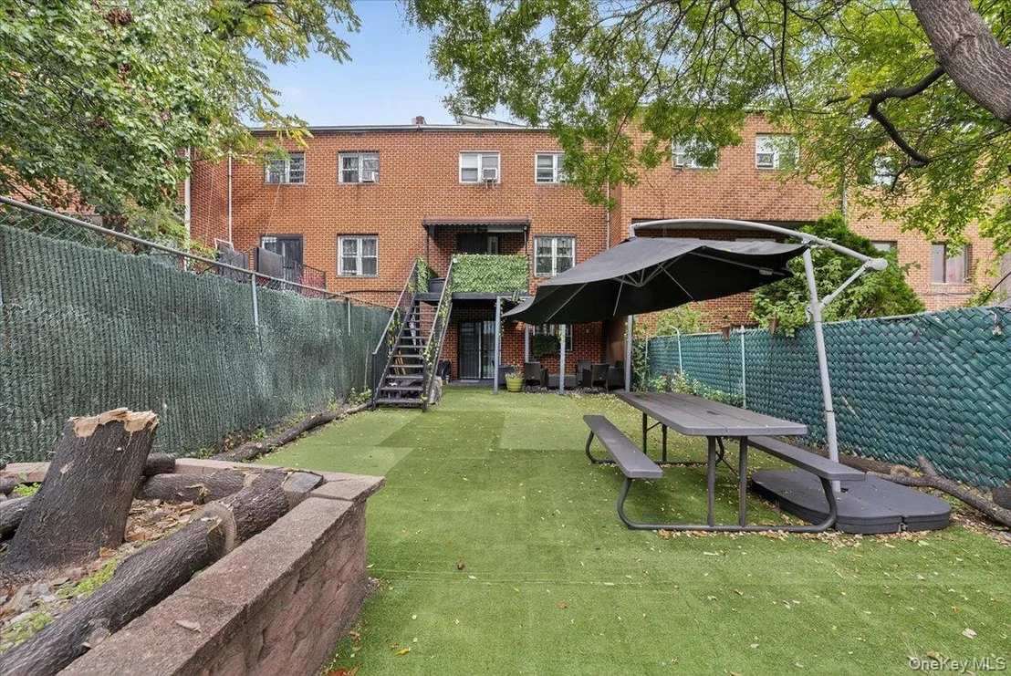 Photo of 917 Fox Street