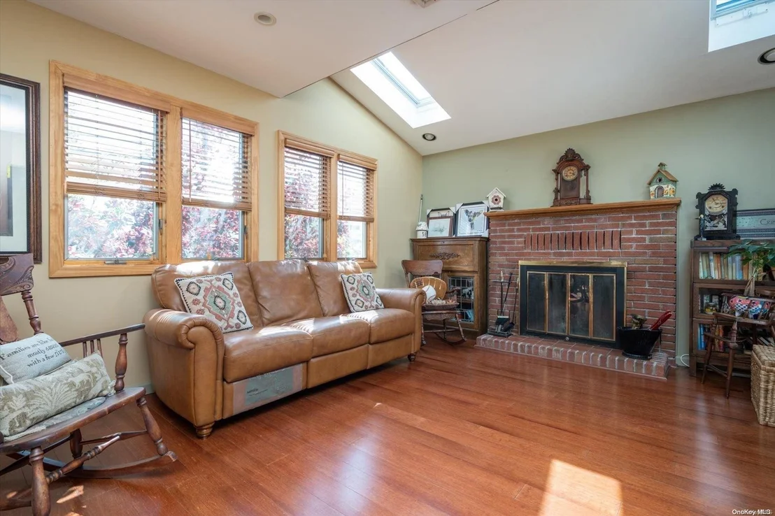 Photo of 467 Freeman Avenue