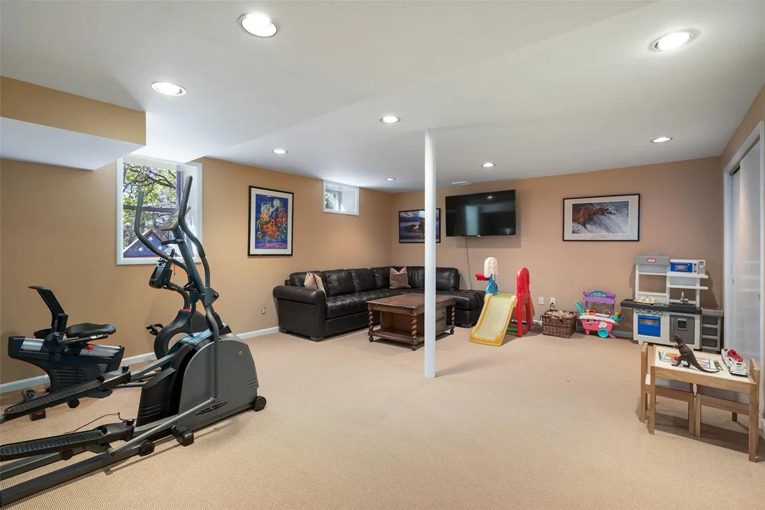 Photo of 33 Meadowlark Road