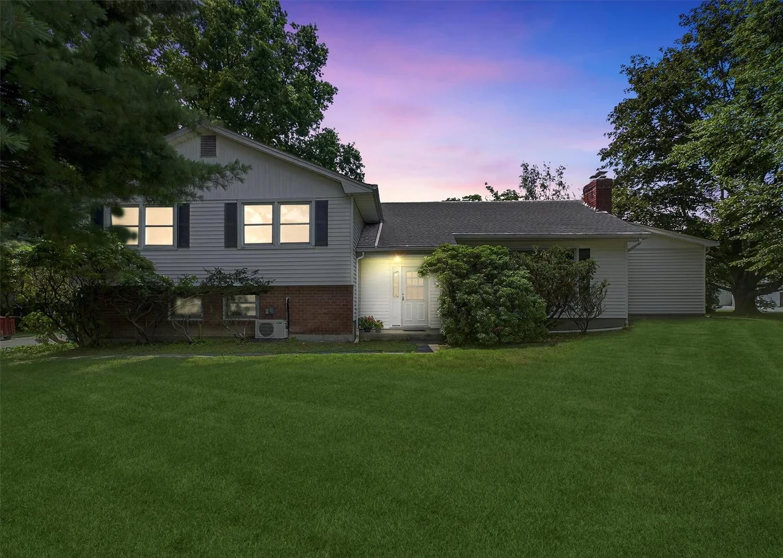Photo of 21 Sunnycrest Road