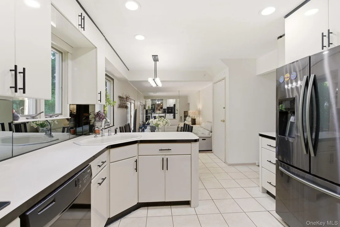 Photo of 61 Hofstra Drive
