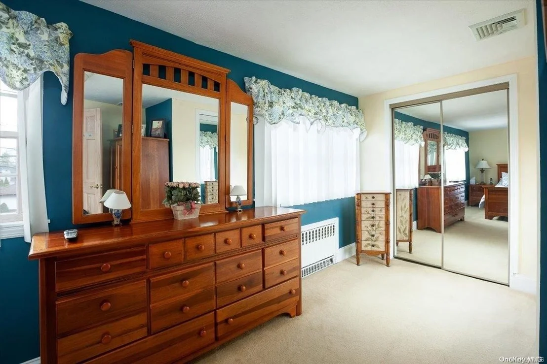 Photo of 46 Nassau Boulevard