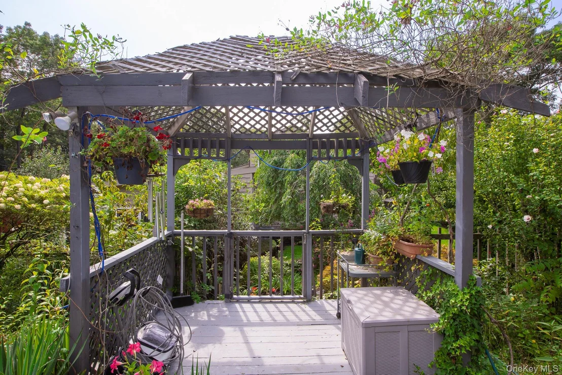 Photo of 30 Long Pond Road