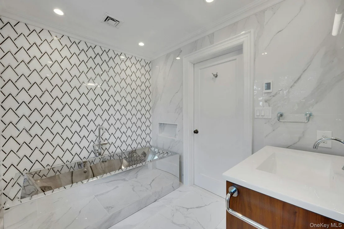 Photo of 514 Esplanade