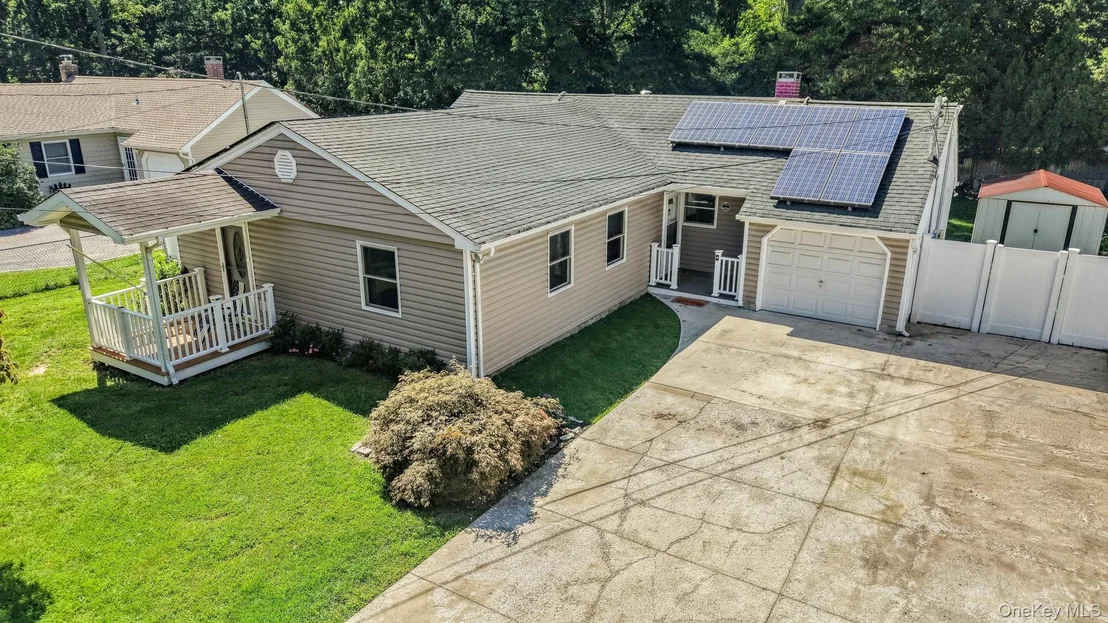 Photo of 469 Carnation Drive