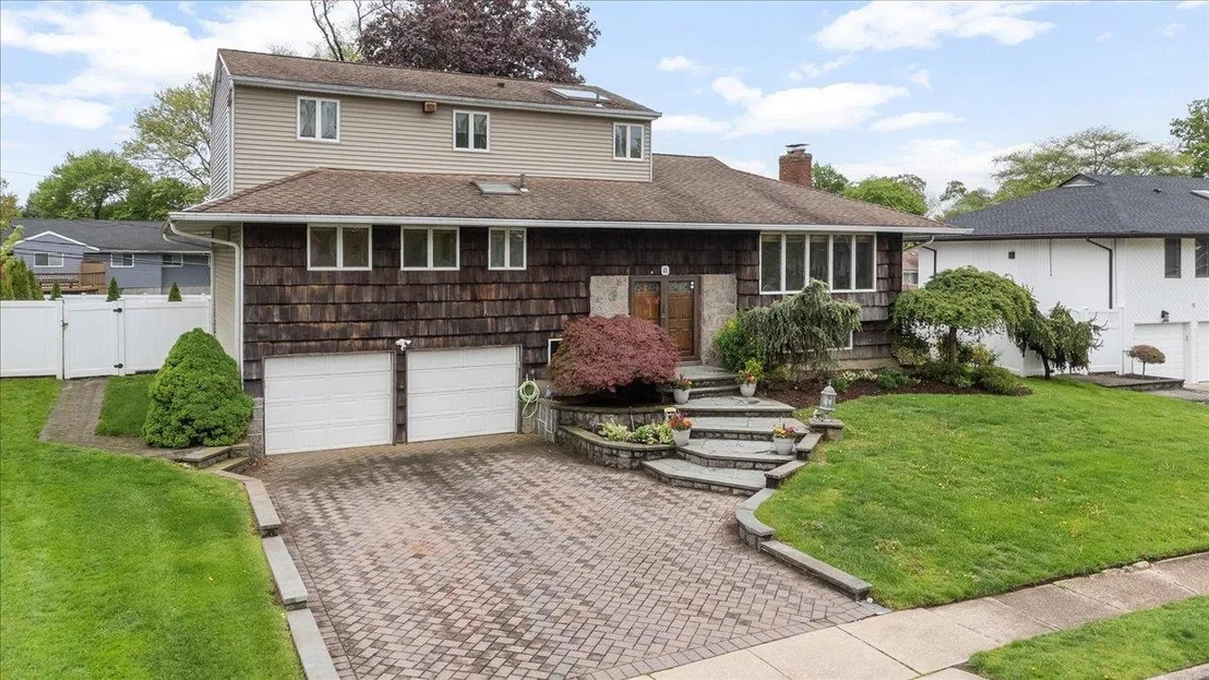 Photo of 11 Voorhis Drive
