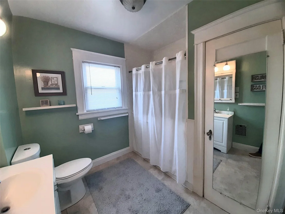 Photo of 309 Hooker Avenue