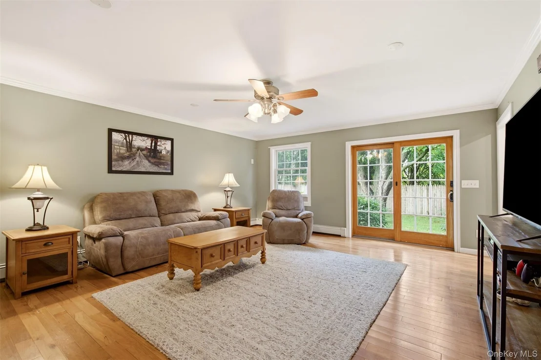 Photo of 83 Hedgerow
