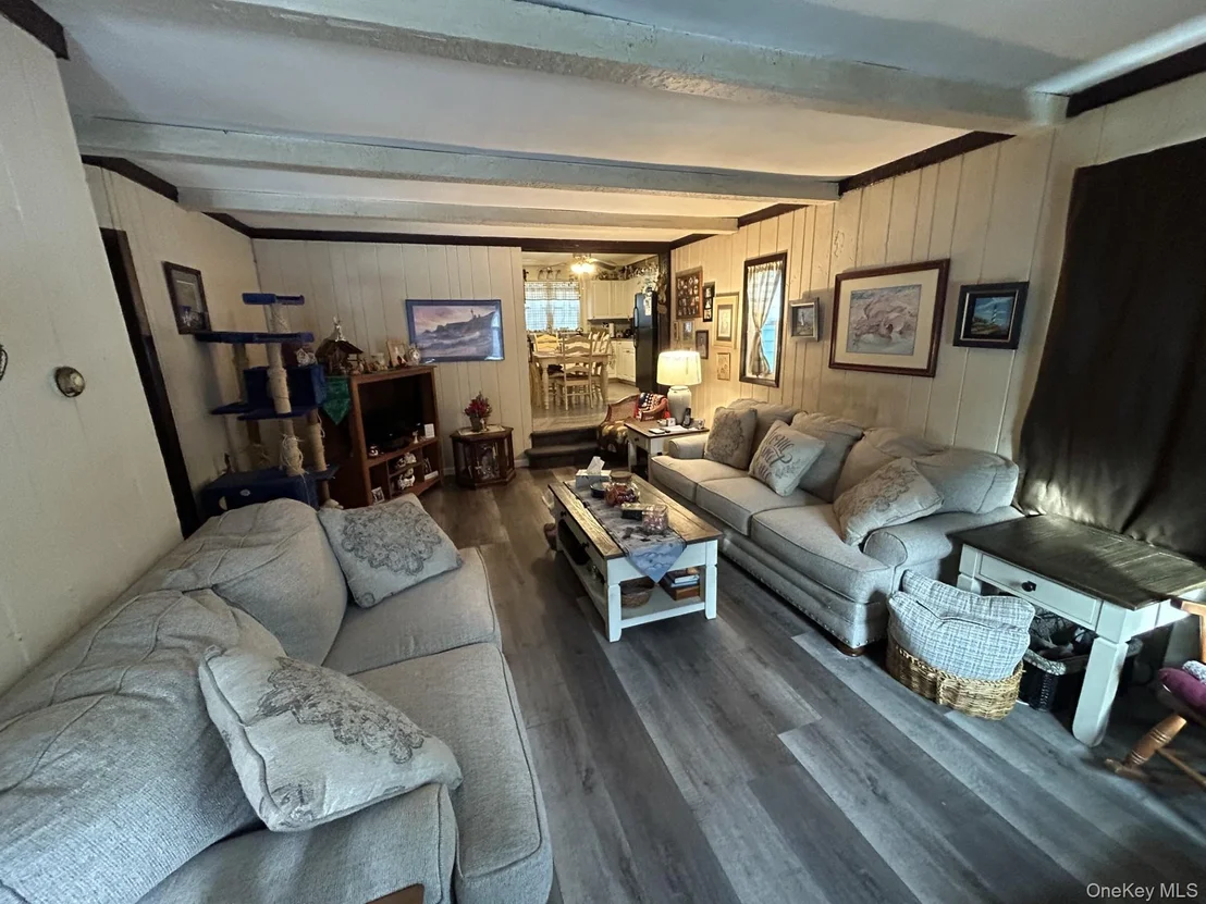 Photo of 220 Larch Lane
