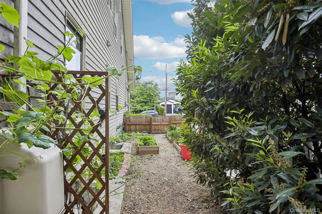 Photo of 75 Chestnut Avenue