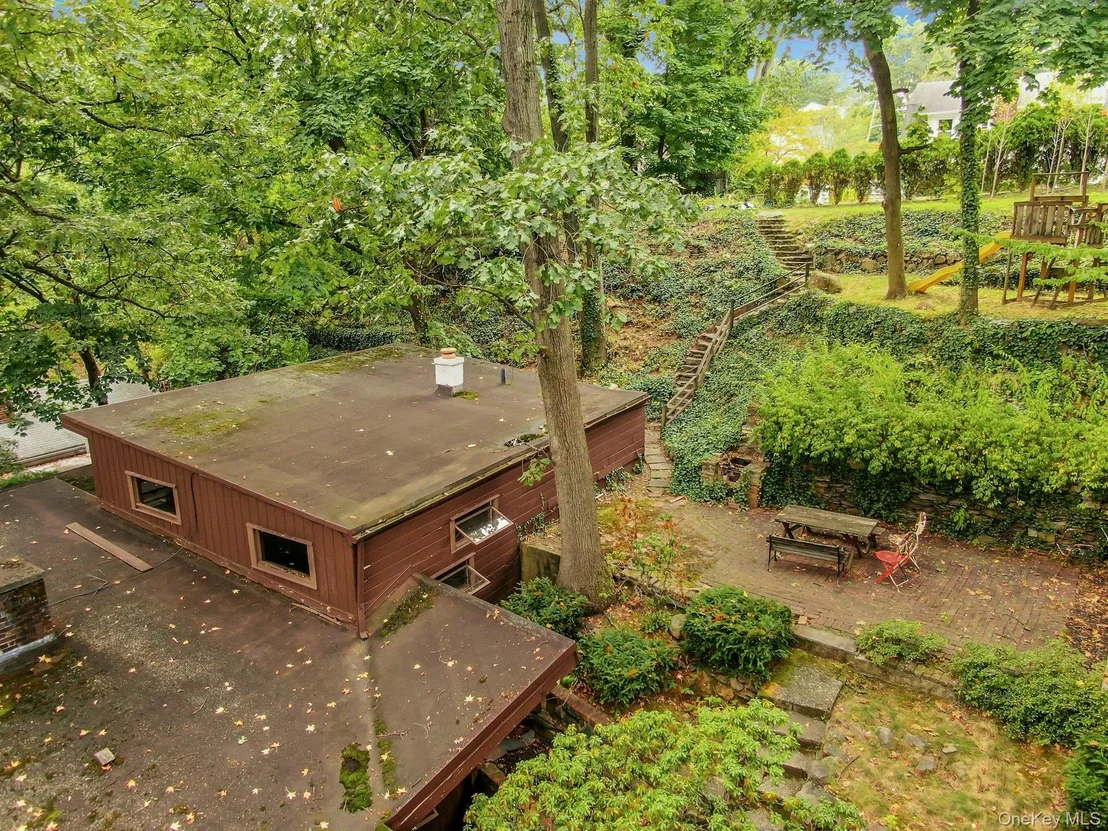 Photo of 85 aka 87 Lefferts Road