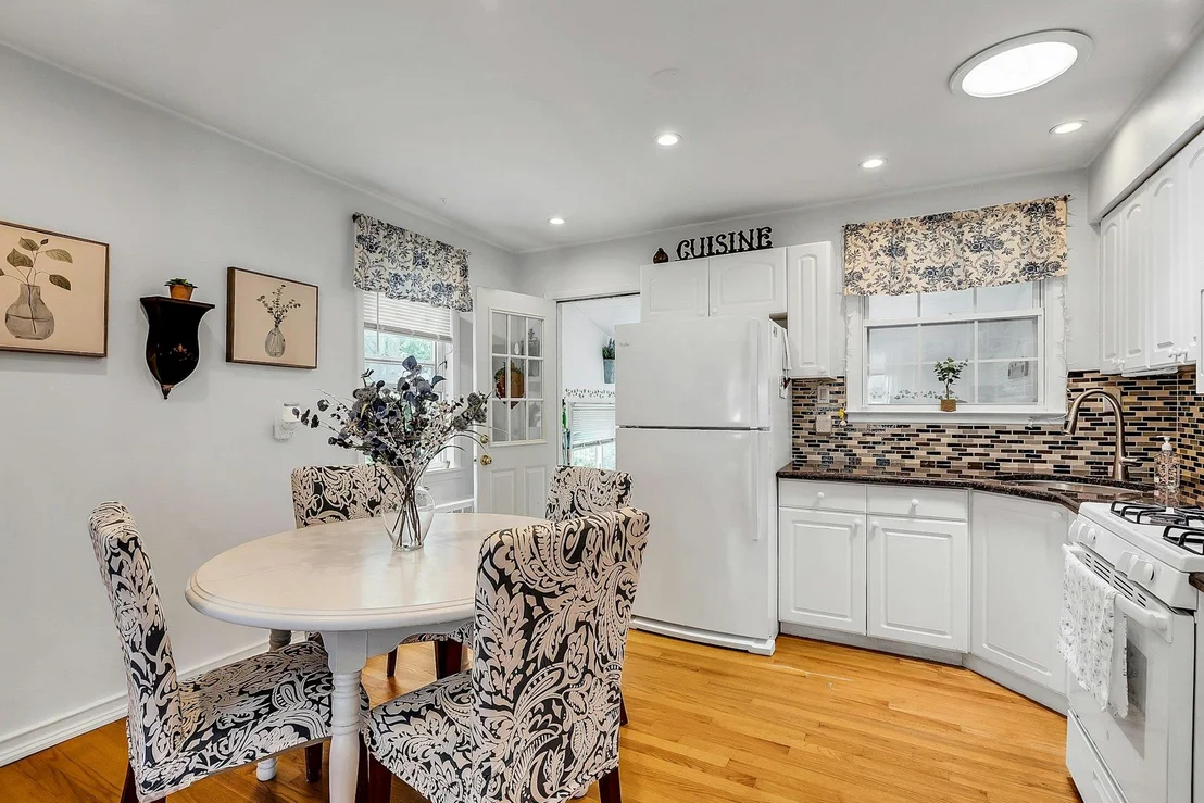 Photo of 15 Robbins Avenue