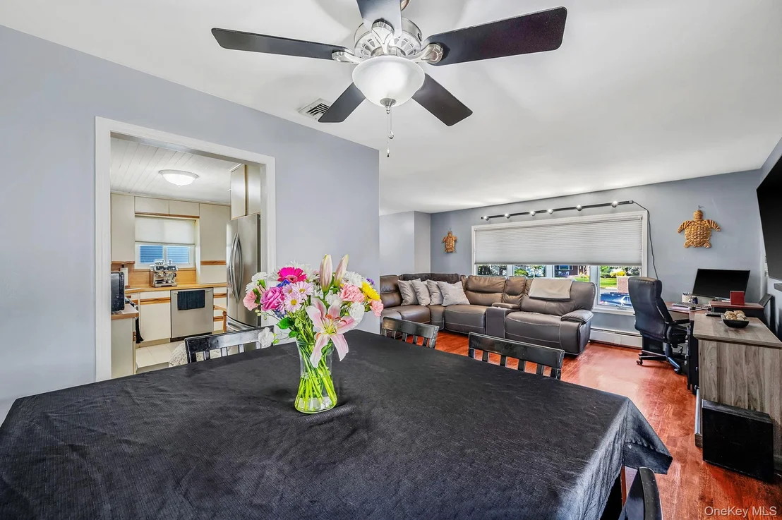 Photo of 413 N Broadway
