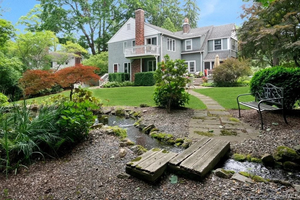 Photo of 312 Quaker Road