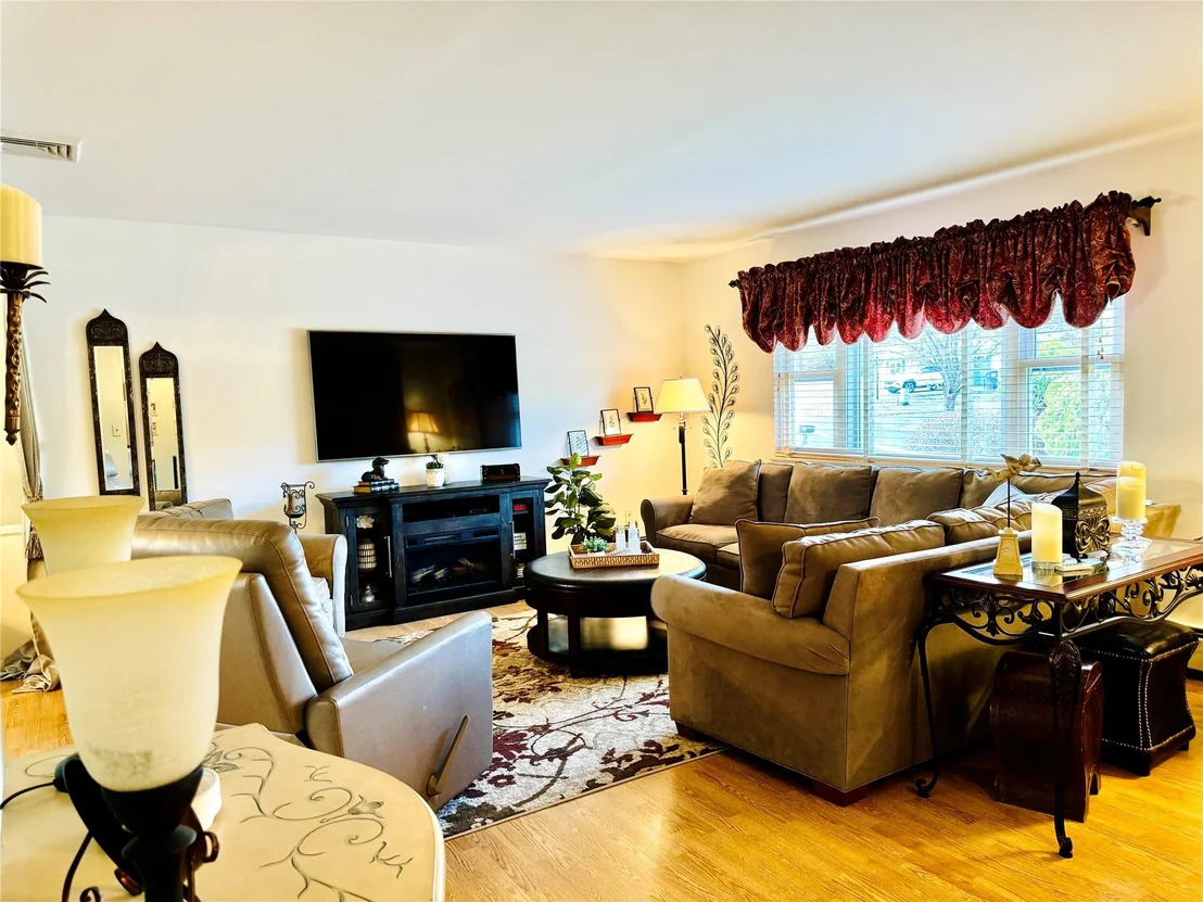Photo of 97 Rolling Meadows Road