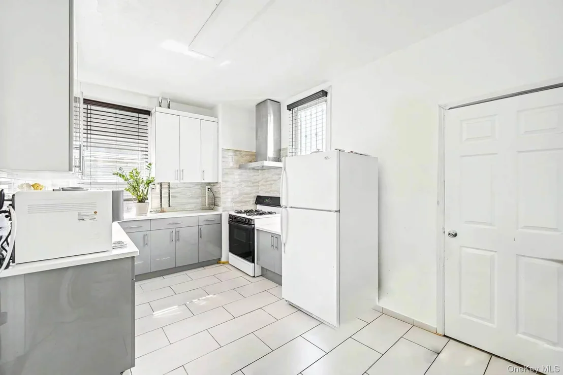 Photo of 6016 69th Lane
