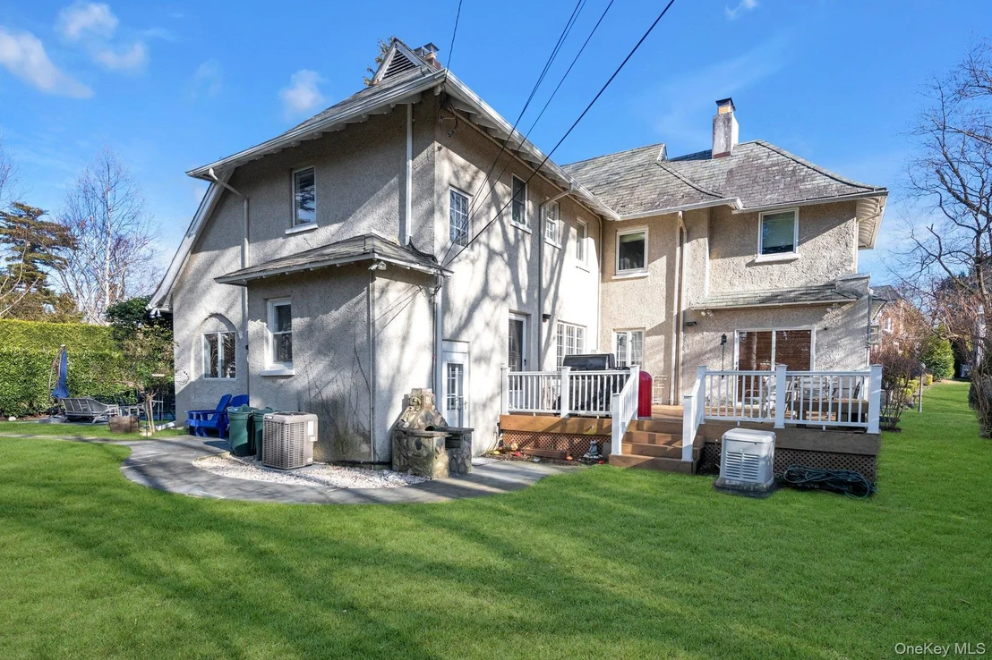 Photo of 10 Clover Drive
