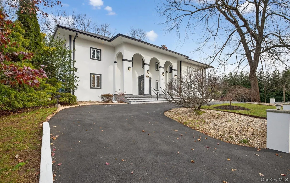 Photo of 369 Vanderbilt Parkway