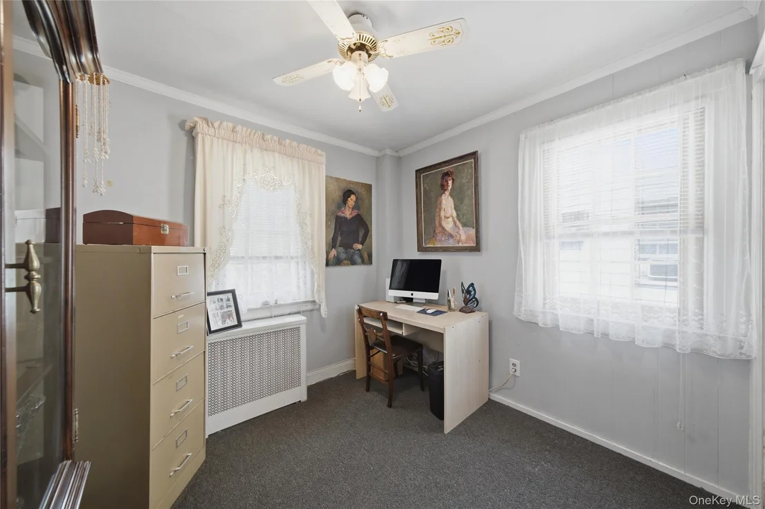 Photo of 6033 69th Lane