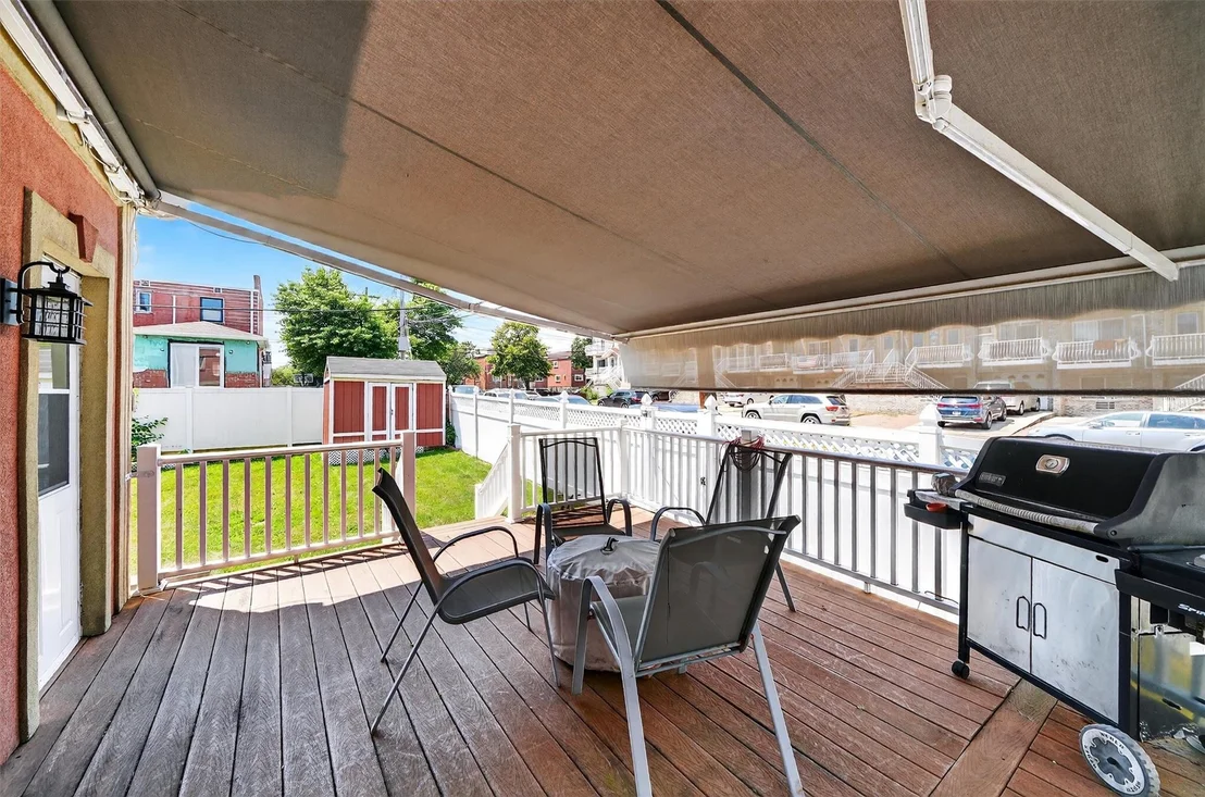 Photo of 767 Clarence Avenue